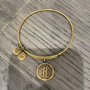 💛NWOT Alex and Ani Gold Initial “H” Bracelet in Gold💛
